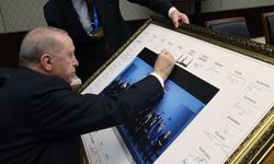 Erdoğan, NATO Zirvesi'ne Katılan Liderlerin İmzaladığı Tabloyu İmzaladı
