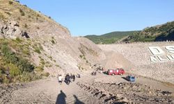 Giresun'da otomobil dere yatağına yuvarlandı
