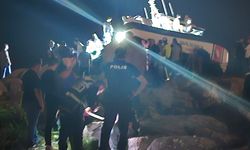 Giresun'da Sahil Güvenlik botu kayalıklara çarptı