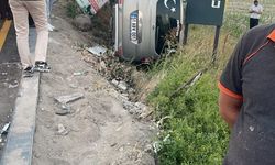 Hafif ticari araçla motosiklet çarpıştı: 1 ölü