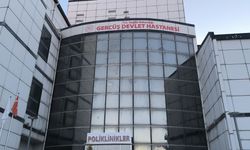 İnşaat İskelesi Çöktü, 3 İşçi Metrelerce Yükseklikten Düştü