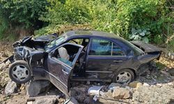Otomobil, Direğe Çarpıp 30 Metreden Denize Uçtu