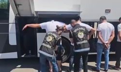 Tuzla'da Yolcu Otobüsündeki Gizli Bölmede 120 Ruhsatsız Silah Bulundu