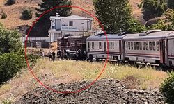 Yolcu treni hemzemin geçidindeki otomobile çarptı
