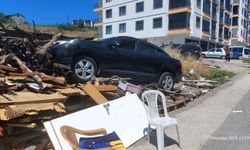 Zonguldak'ta otomobil odun yığınına çarptı: 6 yaralı