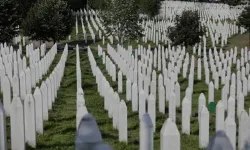 Srebrenitsa’da 31 yıl sonra dinmeyen acı: Soykırım kurbanları anıldı