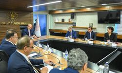 Bakan Ersoy ve Hizmet İhracatçıları Birliği yönetimini görüştü