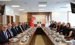Bakan Göktaş, şehit aileleri ve gazilerle görüştü