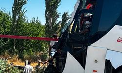 Diyarbakır'da Otobüs Şarampole Devrildi
