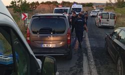 Edirne'de Otomobil ile Hafif Ticari Araç Kafa Kafaya Çarpıştı