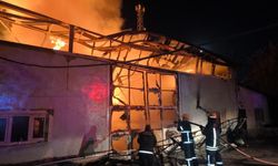 Erzincan'da mobilya imalathanesinde yangın