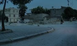 Motosikletin çarptığı yaya koşarak uzaklaştı