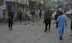 Pakistan'da polis karakolu önünde patlama: 14 ölü