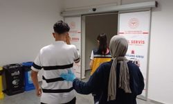 Şakalaştığı arkadaşını bıçakla yaraladı