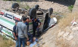 Şarampole yuvarlanan kamyonetin sürücüsü öldü