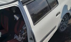 Van'da otomobiller kafa kafaya çarpıştı