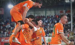 Beşiktaş, Alanyaspor Deplasmanında Yıkıldı! Siyah-Beyazlılar İlk Mağlubiyetini Aldı