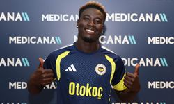 Fenerbahçe'de Oppong İçin İmza Töreni