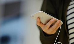 İtalya'da yolda telefon kullanan yayalara para cezası geliyor