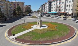 Hacı Bektaş Veli'nin Aslanlı ve Ceylanlı Heykeli Yaptırıldı