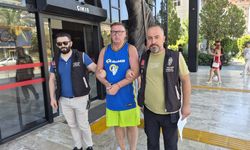 Alanya'da Türk Bayrağına Tüküren İngiliz Turist Tutuklandı