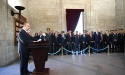 Ankara Valisi Canbolat'tan Anıtkabir ziyareti