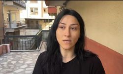 Ankara'da otomobil apartman bahçesine devrildi