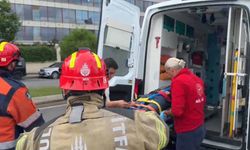 Aydınlatma direğine çarpan motosiklet sürücüsü ağır yaralandı