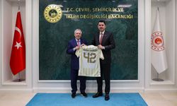 Bakan Kurum, Fenerbahçe Spor Kulübü Başkanı Aziz Yıldırım'ı kabul etti