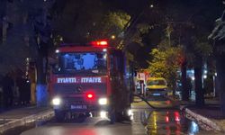 Bakırköy'de binanın çatısı alev alev yandı