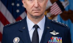 Caine’den Ay çevresinde savaşa hazırlık açıklaması
