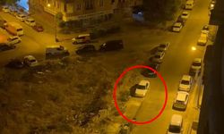 Gece yarısı kornası takılı kalan otomobil şaşkınlık yarattı