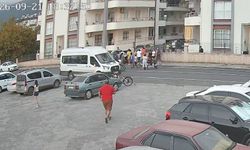 Otomobilin altında kalan küçük çocuk ağır yaralandı