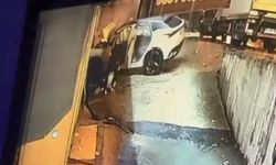Otomobilin iş yeri duvarına çarptı: 1 ağır yaralı