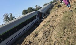 Polonya'da tren ve kamyon çarpıştı