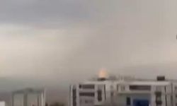 Şırnak'ta 8 katlı binaya yıldırım düştü