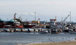 Tekirdağ'da fırtına hayatı felç etti