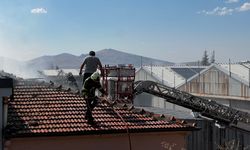 Tekstil fabrikasının deposunda yangın çıktı