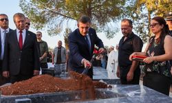 Cevdet Yılmaz KKTC'de şehirlikte devlet töreninde katıldı