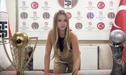 Türk Futbolunda Tarihi An! 22 Yaşında Kadın Teknik Direktör