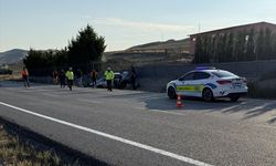 Yozgat'ta otomobil devrildi: 3 kişi yaralandı