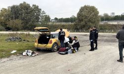 3 gün önce evlenen çift otomobilde bıçaklanmış halde bulundu