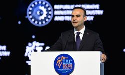 Bakan Kacır'dan, Uluslararası Uzay Kongresi'nde Yoğun Diplomasi