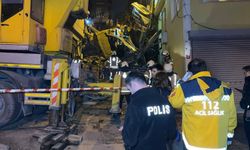 Beyoğlu'nda 5 katlı bina çöktü!