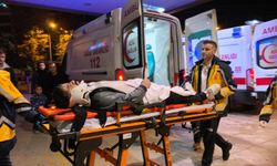 Bursa'da Otomobille Çarpışan Motosikletteki 2 Kardeş Yaralandı
