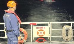 Çanakkale Boğazı’nda tekne arızası: 2 kişi kurtarıldı