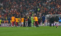 Derbi bitti, ortalık karıştı! Abdülkerim Bardakcı ile Archie Brown birbirine girdi