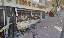 Esenyurt'ta kontrolden çıkan otomobil dehşet saçtı: 2 ağır yaralı