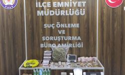 İzmir'de uyuşturucu satıcılarına operasyon: 2 şüpheli
