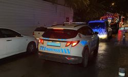 Kadıköy'de 3 katlı ahşap köşk alevlere teslim oldu!